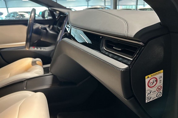 Tesla Model S 19 of 26