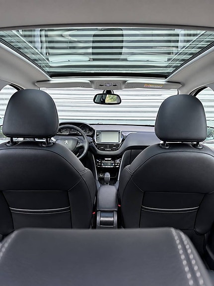 Peugeot 208 9 of 15