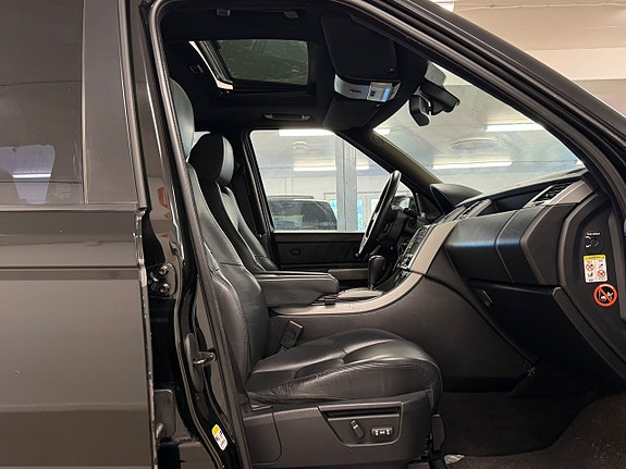 Land Rover Range Rover Sport 17 of 27