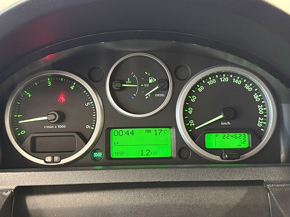 Land Rover Range Rover Sport 22 of 27