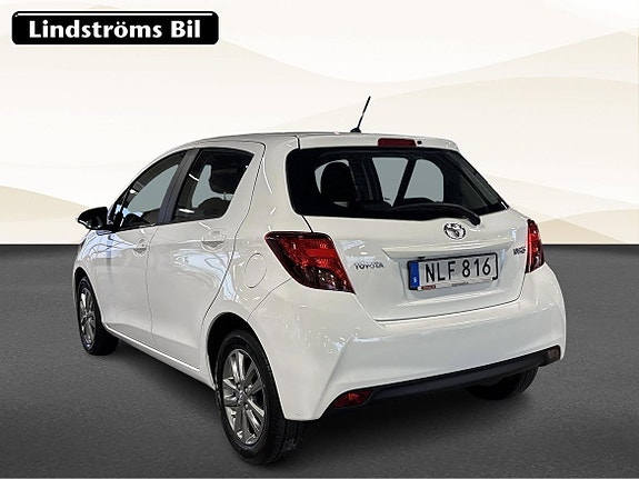 Toyota Yaris 4 of 19