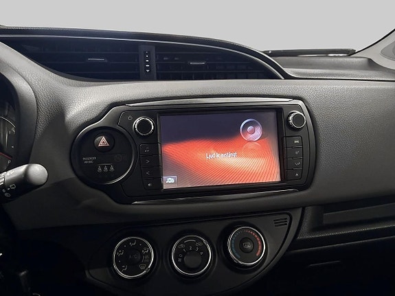 Toyota Yaris 17 of 19