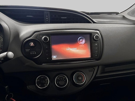 Toyota Yaris 16 of 19