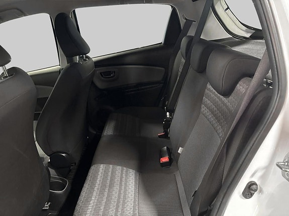 Toyota Yaris 11 of 19