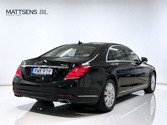 Mercedes-Benz S400 23 of 27