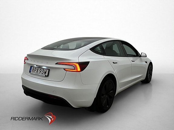Tesla Model 3 9 of 30