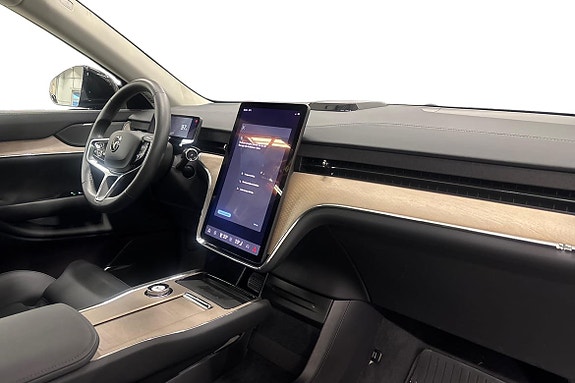 Volvo EX90 10 of 24