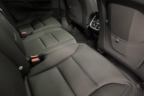 Volvo EX90 11 of 24
