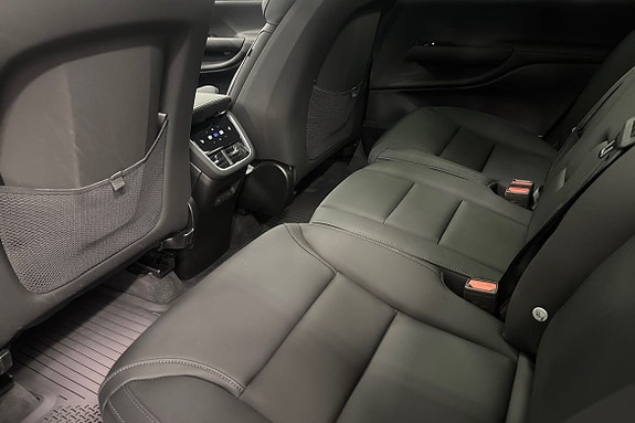 Volvo EX90 12 of 24