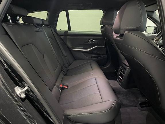 BMW 330e 7 of 18