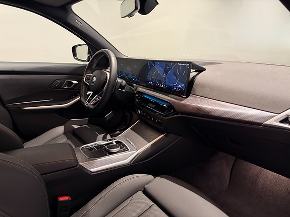 BMW 330e 9 of 18
