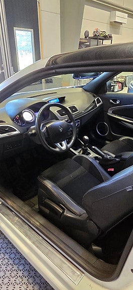 Renault Megane 6 of 9