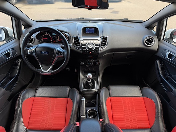 Ford Fiesta 18 of 25