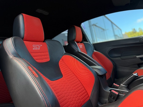 Ford Fiesta 16 of 25