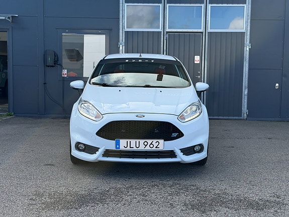 Ford Fiesta 9 of 25