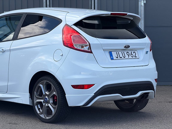 Ford Fiesta 8 of 25
