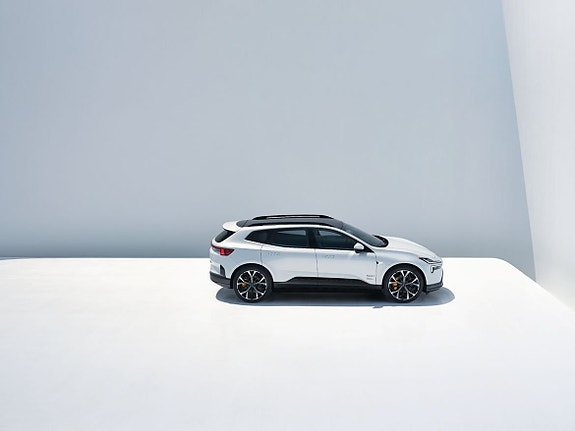 Polestar 4 3 of 5