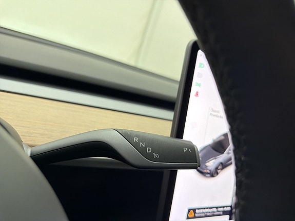Tesla Model 3 24 of 30