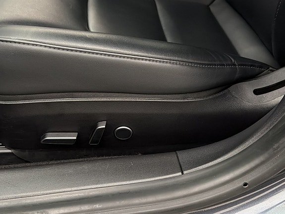 Tesla Model 3 26 of 30