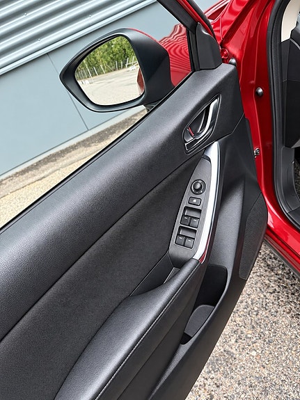 Mazda CX-5 8 of 13