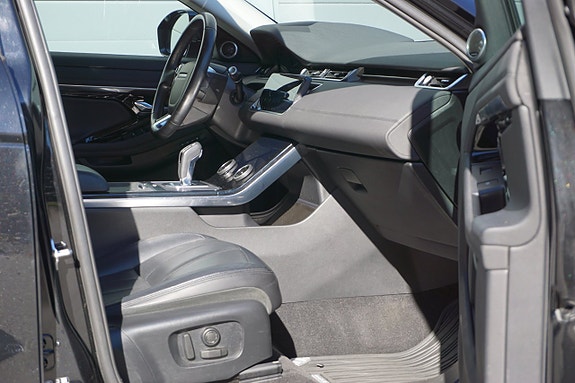 Land Rover Range Rover Evoque 16 of 30