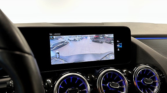 Mercedes-Benz EQA250 14 of 18