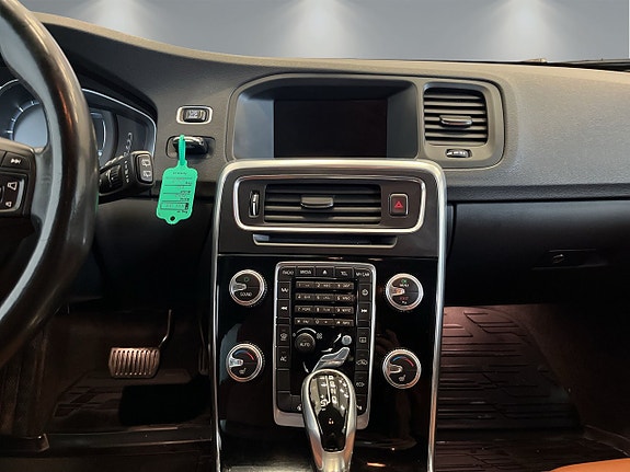Volvo V60 11 of 26