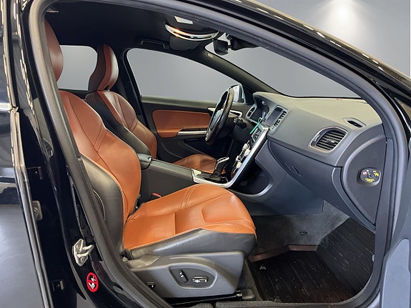 Volvo V60 9 of 26