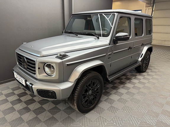 Mercedes-Benz G580 2 of 13