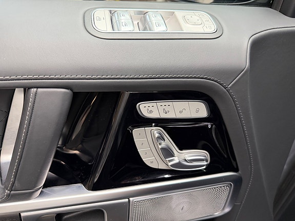Mercedes-Benz G580 8 of 13