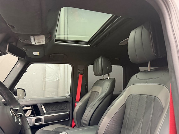 Mercedes-Benz G580 12 of 13