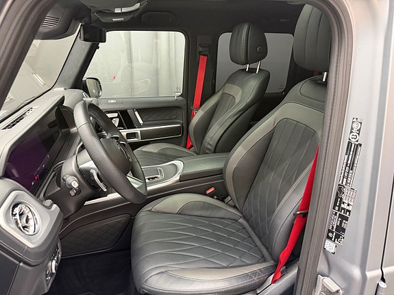 Mercedes-Benz G580 11 of 13