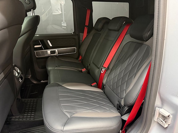 Mercedes-Benz G580 13 of 13
