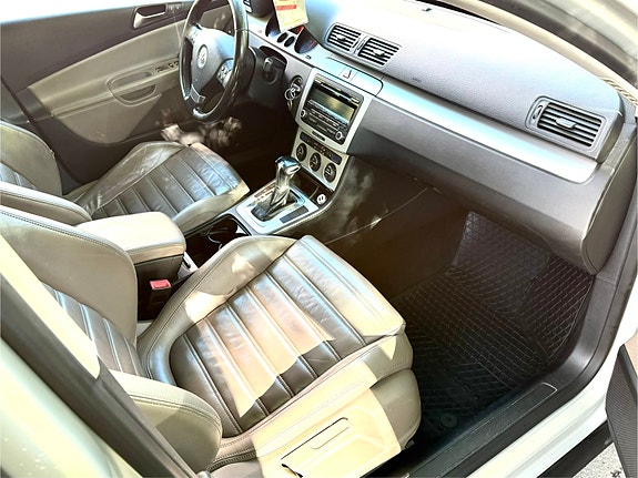 Volkswagen Passat 3 of 6