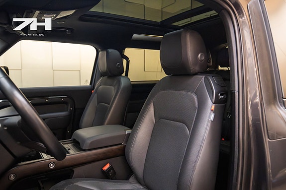 Land Rover Defender 90 15 of 23