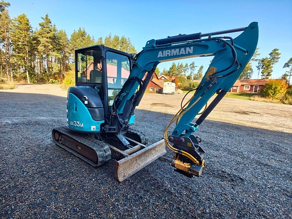 Airman AX33U-6A – 2014 – Engcon - 3 skopor - 295.000kr 2 of 10
