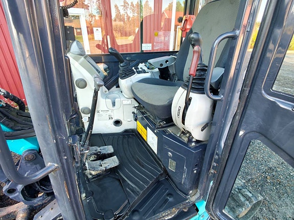 Airman AX33U-6A – 2014 – Engcon - 3 skopor - 295.000kr 6 of 10