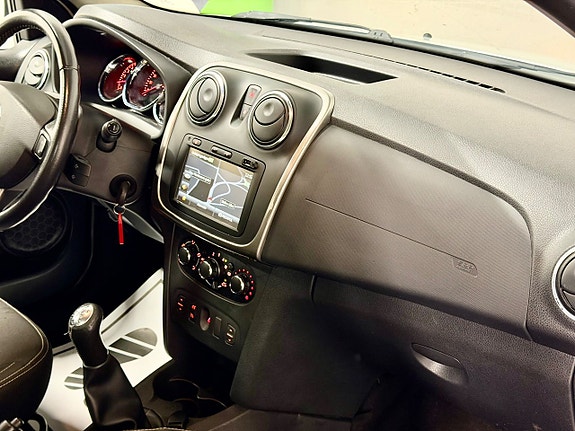 Dacia Logan 10 of 13