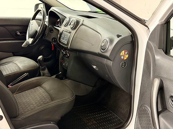 Dacia Logan 9 of 13