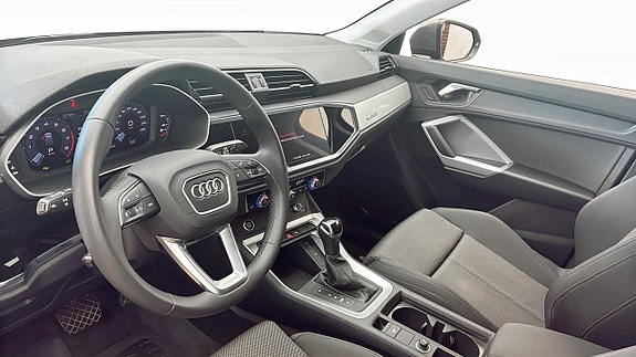 Audi Q3 7 of 12