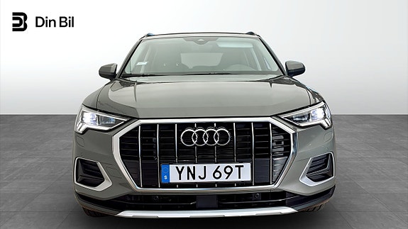 Audi Q3 4 of 12