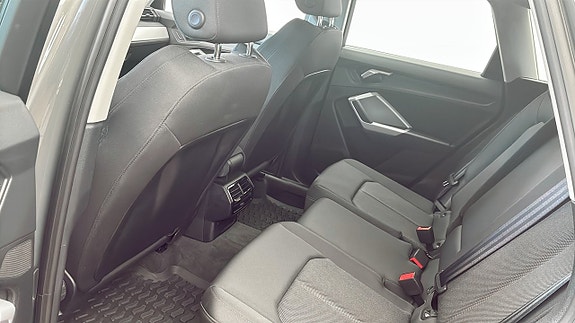 Audi Q3 11 of 12