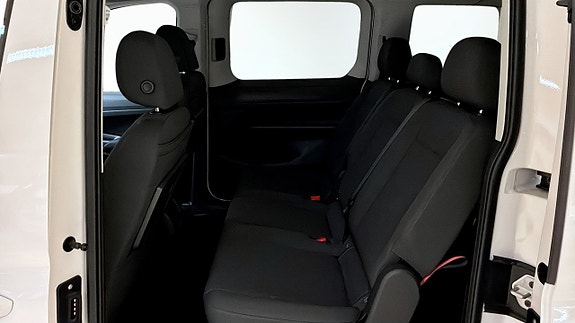 Volkswagen Caddy Maxi 11 of 12