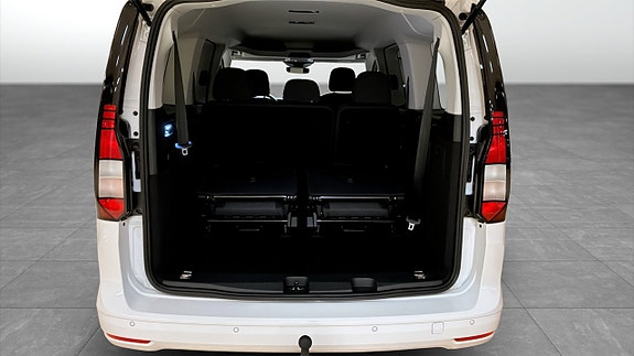 Volkswagen Caddy Maxi 12 of 12