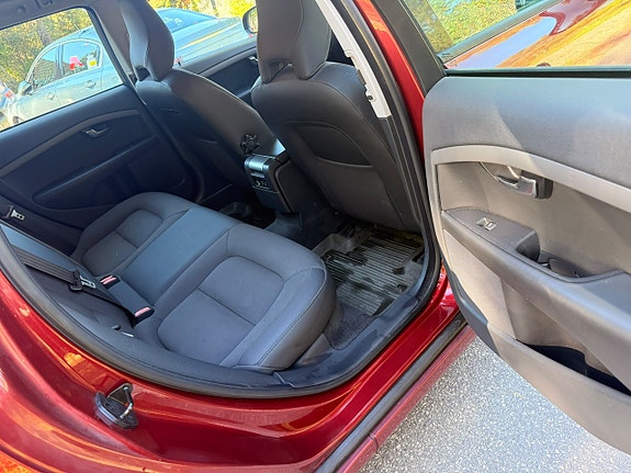 Volvo V70 10 of 25