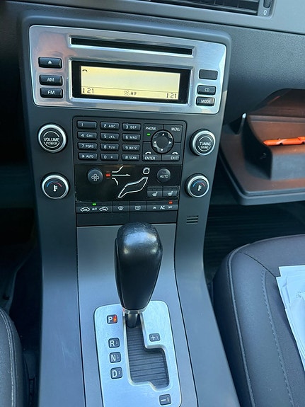 Volvo V70 16 of 25