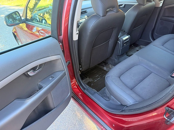Volvo V70 11 of 25