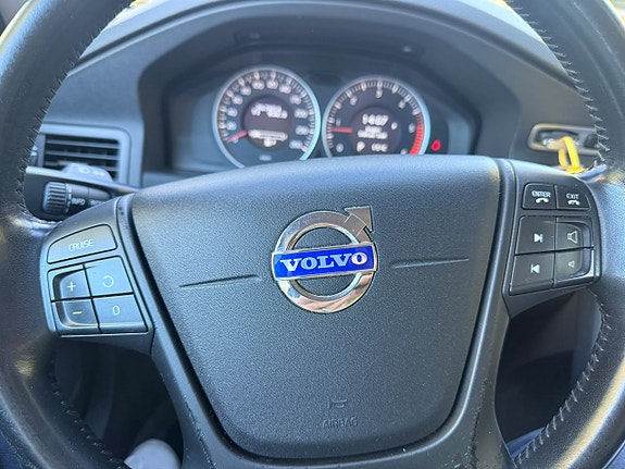 Volvo V70 17 of 25