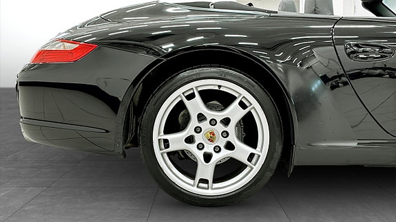 Porsche 911 Carrera 9 of 15