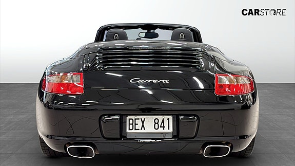 Porsche 911 Carrera 7 of 15